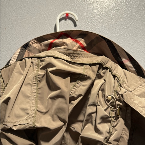 🎉SOLD🎉LIKE NEW BURBERRY BRIT RAIN TRENCH COAT SZ 10/12 - Picture 9 of 11